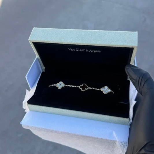 Van Cleef Rose Gold "Oro Rosa con Piedreria"